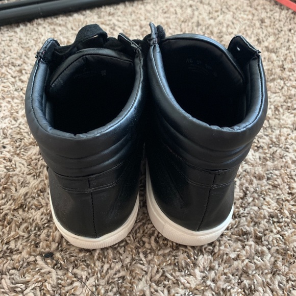 Fergalicious dance sneakers - Picture 2 of 3